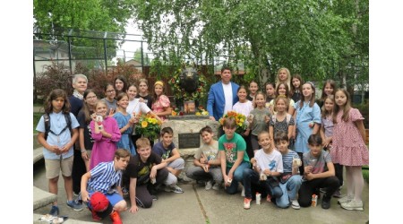 SVEČANA PROMOCIJA PČELIČINE KNJIGE  „GABI, HRABRO SRCE BEOGRADA”  U BEOGRADSKOM ZOOLOŠKOM VRTU